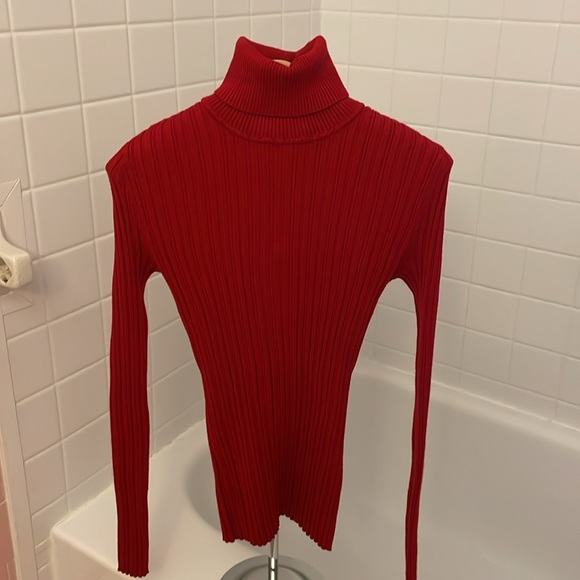 It’s Our Time Turtleneck red sweater, size L. Stretchy, soft and delicate - Picture 14 of 17